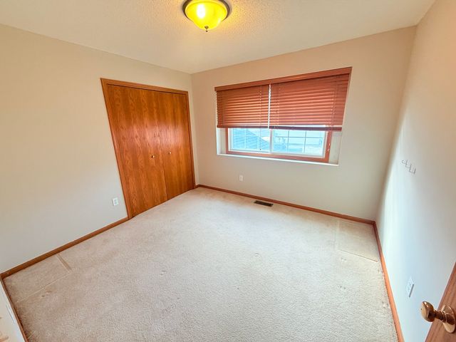 443 Leeward Trail, Woodbury, MN 55129