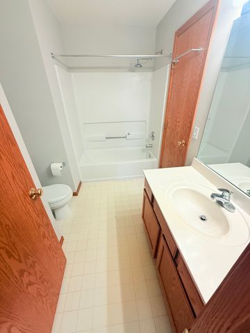 443 Leeward Trail, Woodbury, MN 55129