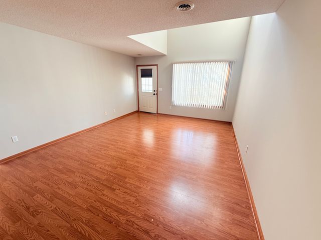 443 Leeward Trail, Woodbury, MN 55129