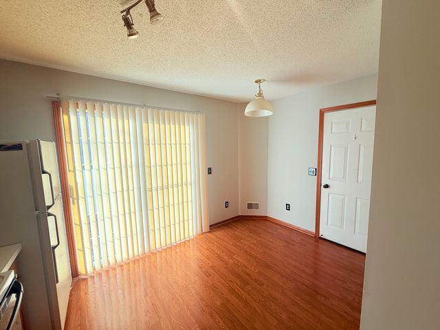 443 Leeward Trail, Woodbury, MN 55129