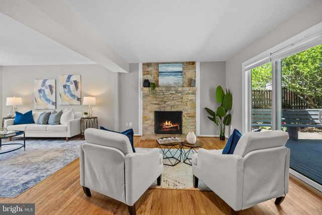 9556 PINE BOUGH PL, Vienna, VA 22181