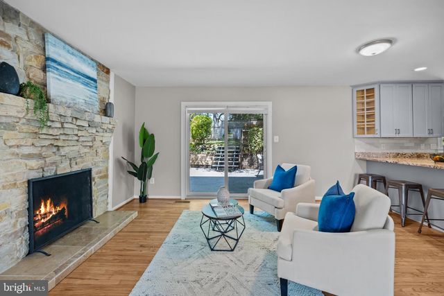 9556 PINE BOUGH PL, Vienna, VA 22181