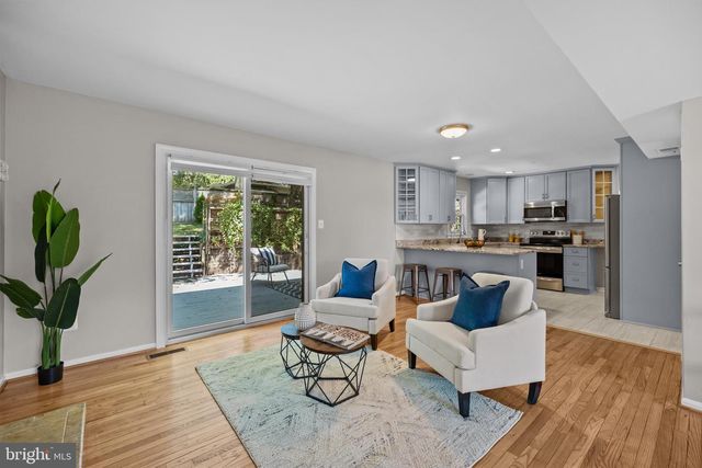 9556 PINE BOUGH PL, Vienna, VA 22181