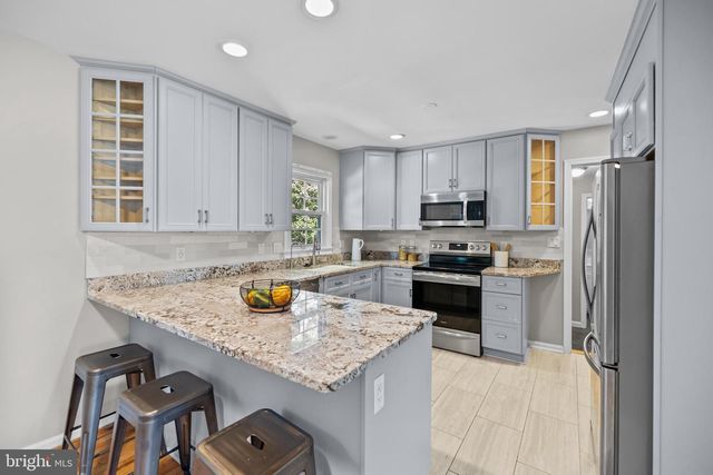 9556 PINE BOUGH PL, Vienna, VA 22181