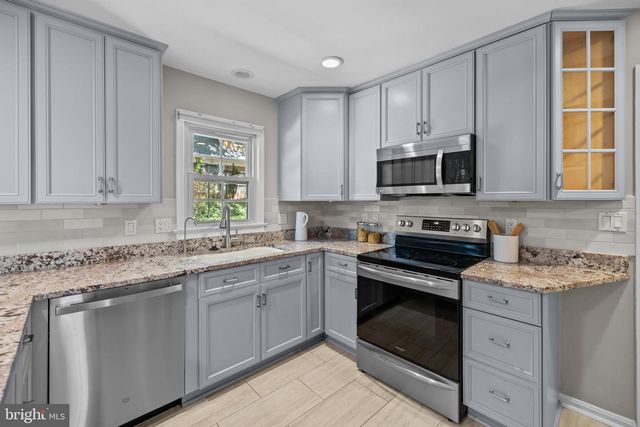9556 PINE BOUGH PL, Vienna, VA 22181