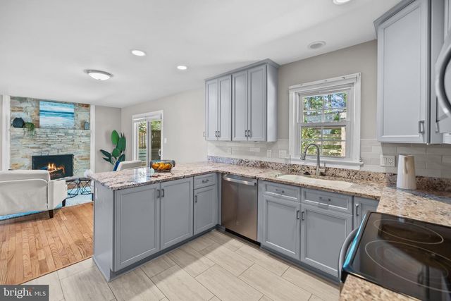 9556 PINE BOUGH PL, Vienna, VA 22181