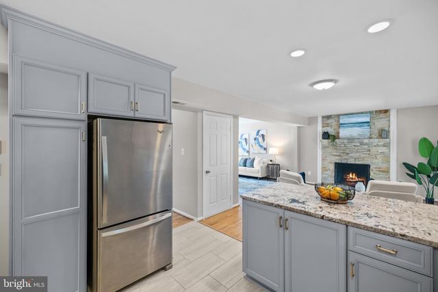 9556 PINE BOUGH PL, Vienna, VA 22181
