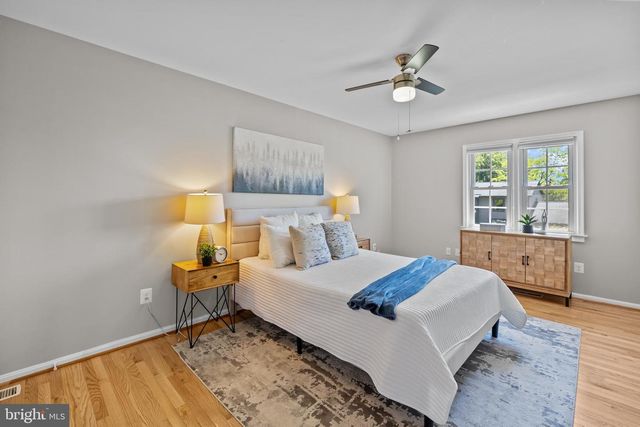 9556 PINE BOUGH PL, Vienna, VA 22181