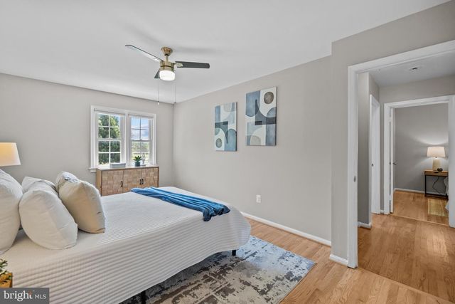 9556 PINE BOUGH PL, Vienna, VA 22181