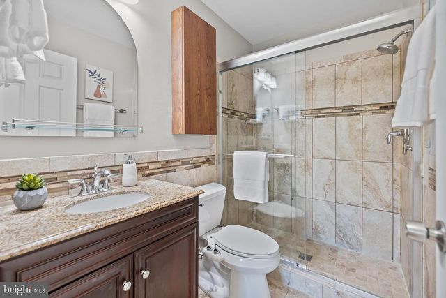 9556 PINE BOUGH PL, Vienna, VA 22181
