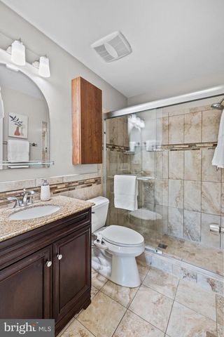 9556 PINE BOUGH PL, Vienna, VA 22181