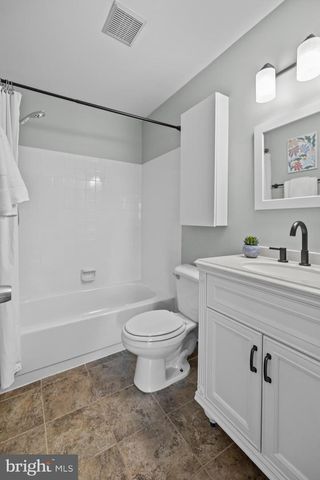 9556 PINE BOUGH PL, Vienna, VA 22181