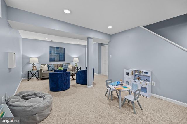 9556 PINE BOUGH PL, Vienna, VA 22181