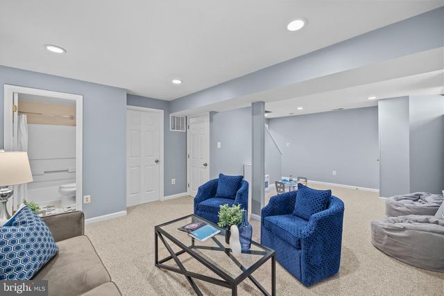 9556 PINE BOUGH PL, Vienna, VA 22181