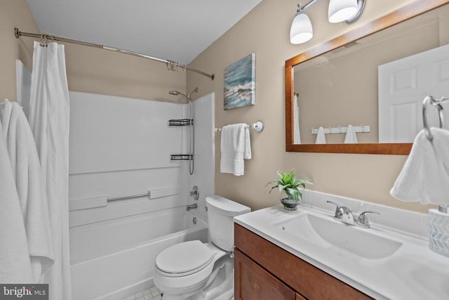 9556 PINE BOUGH PL, Vienna, VA 22181