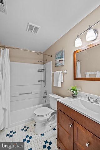 9556 PINE BOUGH PL, Vienna, VA 22181