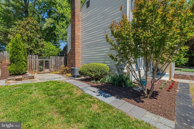 9556 PINE BOUGH PL, Vienna, VA 22181