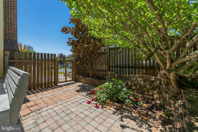 9556 PINE BOUGH PL, Vienna, VA 22181