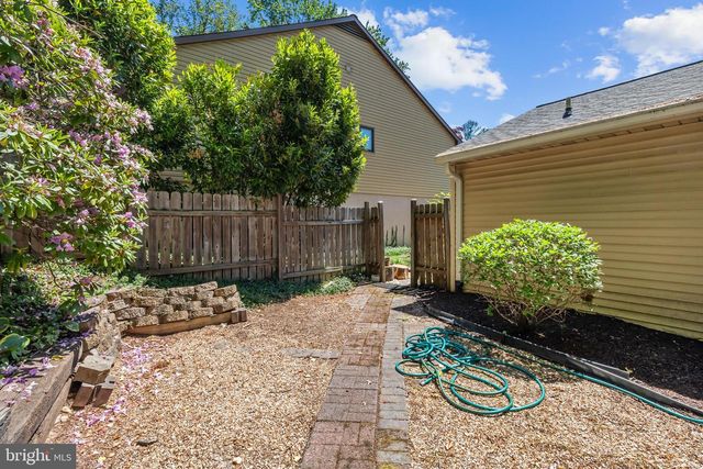 9556 PINE BOUGH PL, Vienna, VA 22181