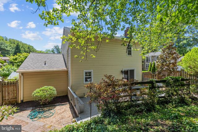 9556 PINE BOUGH PL, Vienna, VA 22181