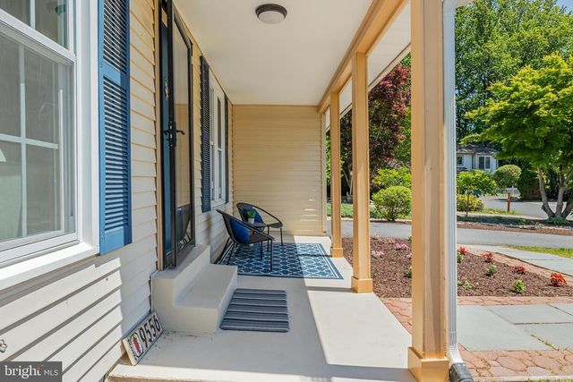 9556 PINE BOUGH PL, Vienna, VA 22181