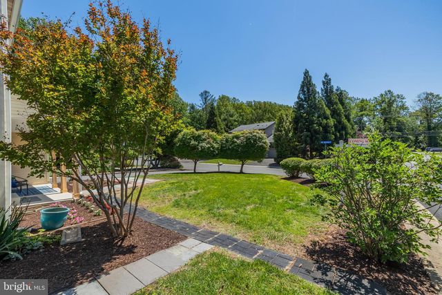 9556 PINE BOUGH PL, Vienna, VA 22181