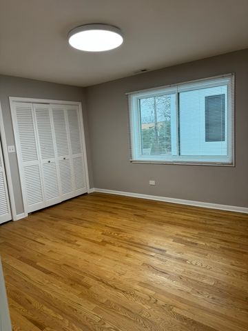 2121 Saint Johns Avenue 8, Highland Park, IL 60035
