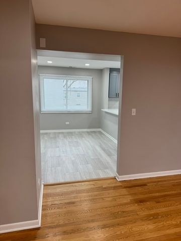 2121 Saint Johns Avenue 8, Highland Park, IL 60035