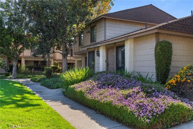 3029 N Cottonwood Street 12, Orange, CA 92865