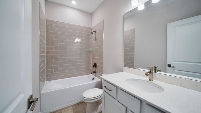 28 Eastmoor Ln, Palm Coast, FL 32164