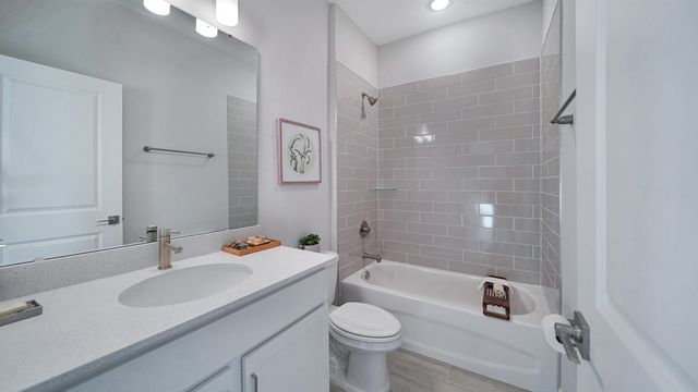 28 Eastmoor Ln, Palm Coast, FL 32164