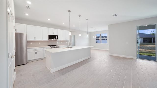 28 Eastmoor Ln, Palm Coast, FL 32164