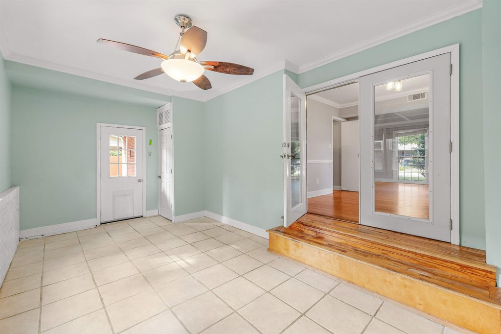 Image 10 of property listing at 2207 Mulberry Boulevard, Tallahassee, FL 32303