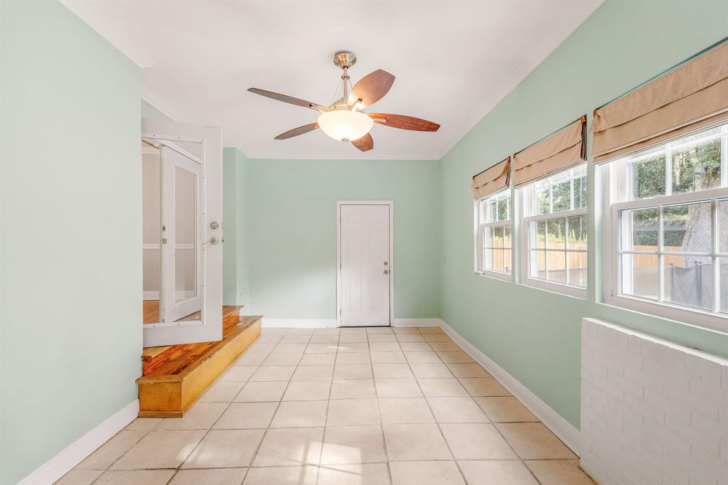 Image 11 of property listing at 2207 Mulberry Boulevard, Tallahassee, FL 32303