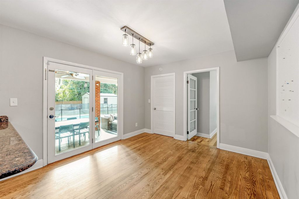 Image 15 of property listing at 2207 Mulberry Boulevard, Tallahassee, FL 32303
