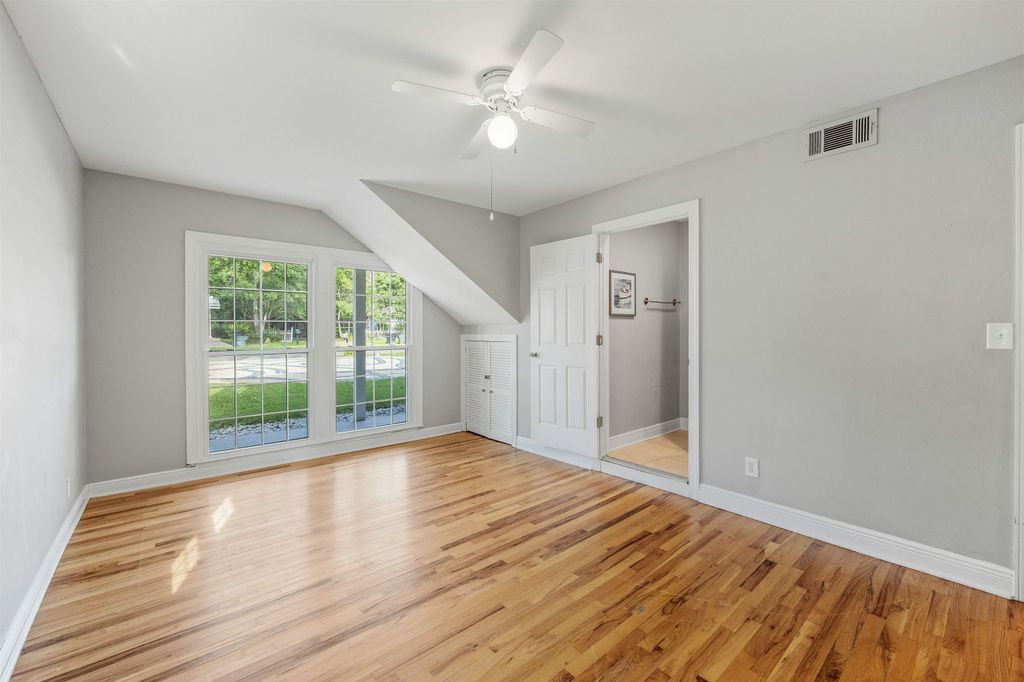 Image 17 of property listing at 2207 Mulberry Boulevard, Tallahassee, FL 32303