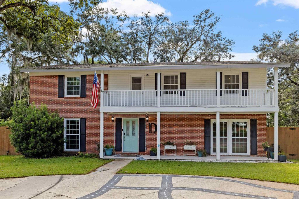 Image 2 of property listing at 2207 Mulberry Boulevard, Tallahassee, FL 32303