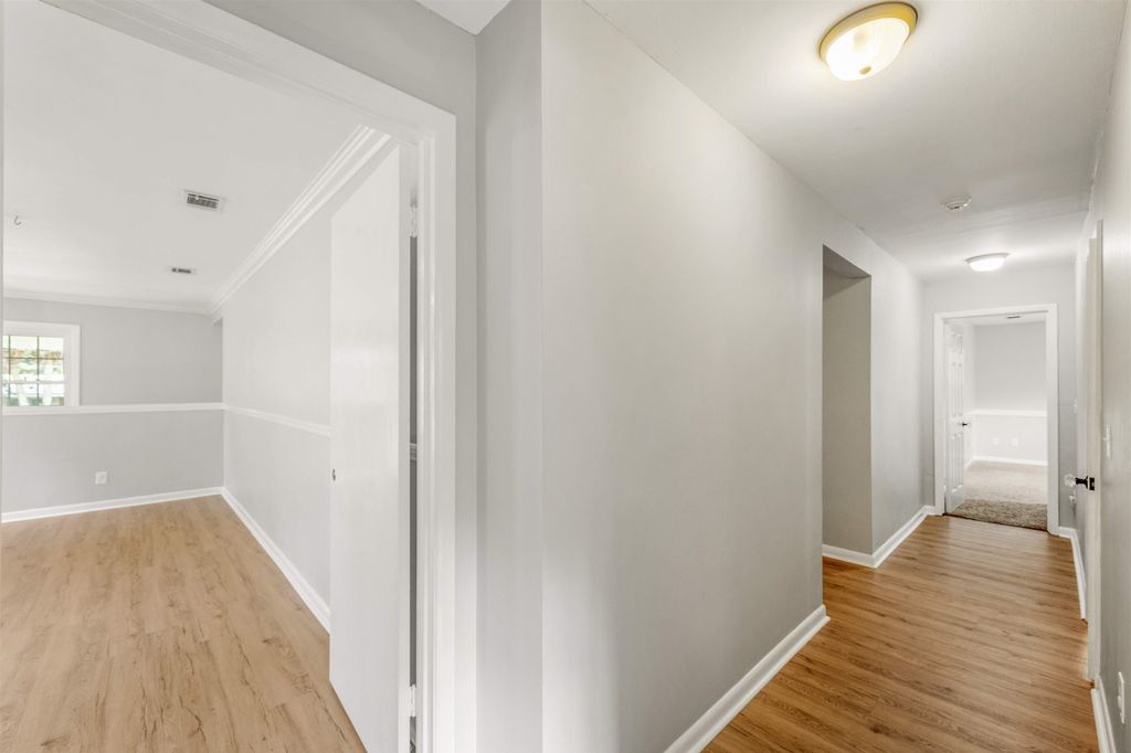 Image 21 of property listing at 2207 Mulberry Boulevard, Tallahassee, FL 32303
