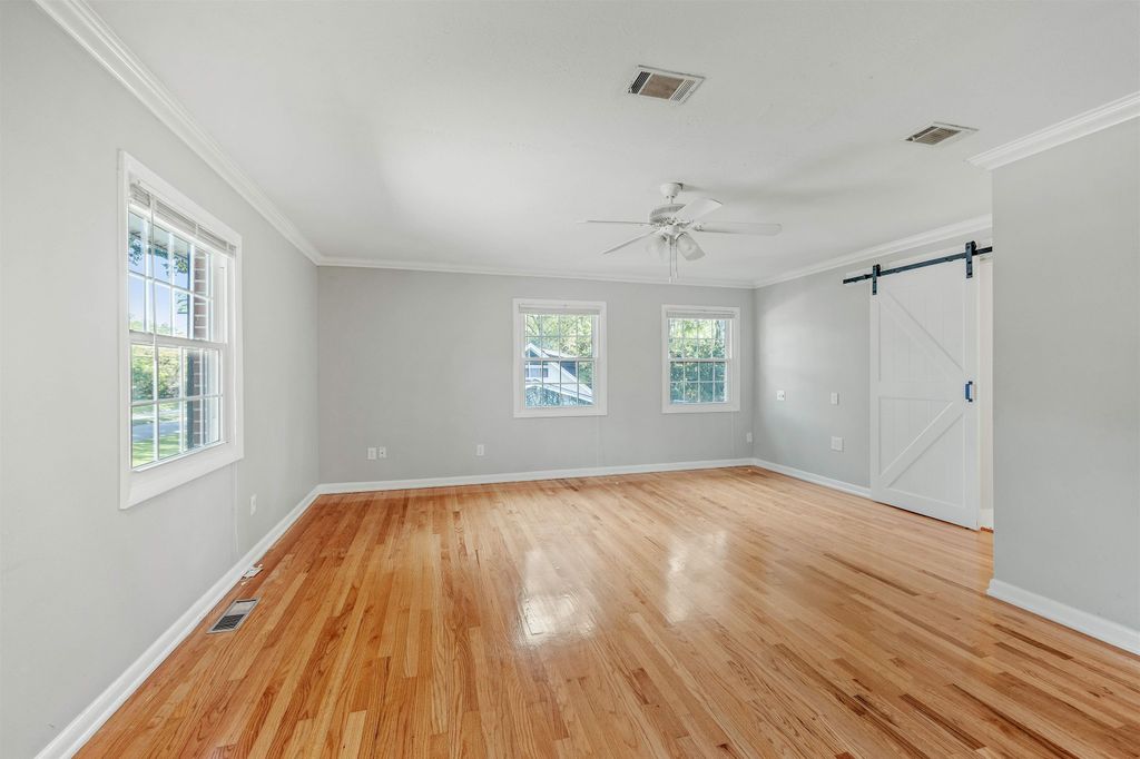 Image 26 of property listing at 2207 Mulberry Boulevard, Tallahassee, FL 32303