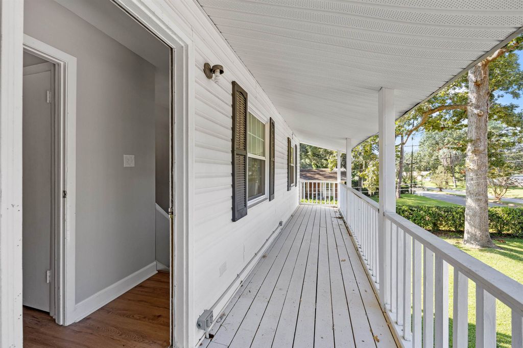 Image 31 of property listing at 2207 Mulberry Boulevard, Tallahassee, FL 32303