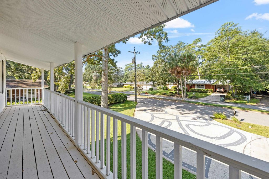 Image 32 of property listing at 2207 Mulberry Boulevard, Tallahassee, FL 32303