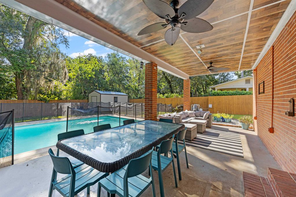 Image 33 of property listing at 2207 Mulberry Boulevard, Tallahassee, FL 32303