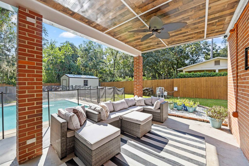 Image 34 of property listing at 2207 Mulberry Boulevard, Tallahassee, FL 32303