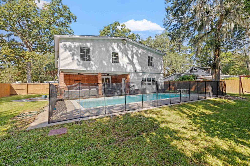 Image 37 of property listing at 2207 Mulberry Boulevard, Tallahassee, FL 32303