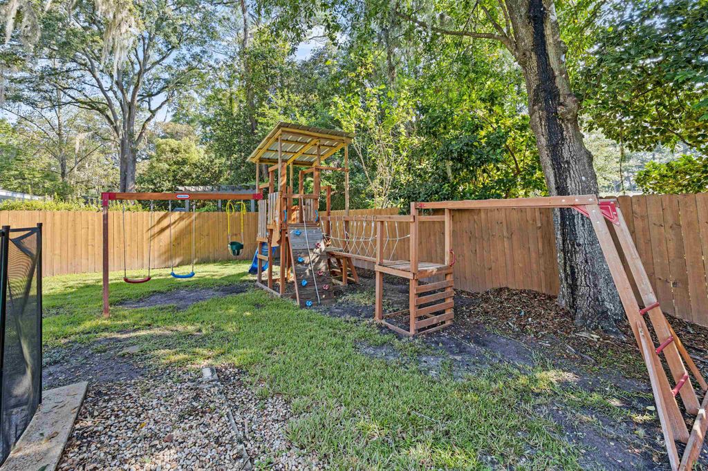 Image 39 of property listing at 2207 Mulberry Boulevard, Tallahassee, FL 32303