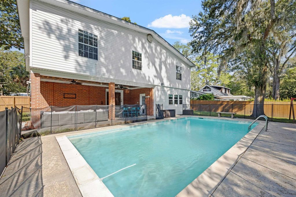Image 41 of property listing at 2207 Mulberry Boulevard, Tallahassee, FL 32303