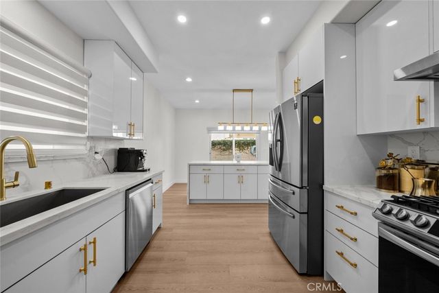 18340 Keswick Street 5, Reseda, CA 91335