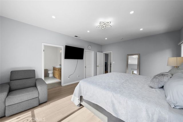 18340 Keswick Street 5, Reseda, CA 91335