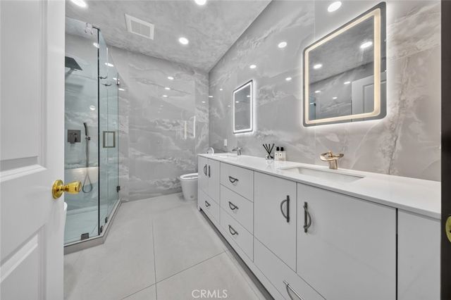 18340 Keswick Street 5, Reseda, CA 91335