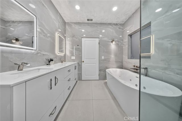 18340 Keswick Street 5, Reseda, CA 91335